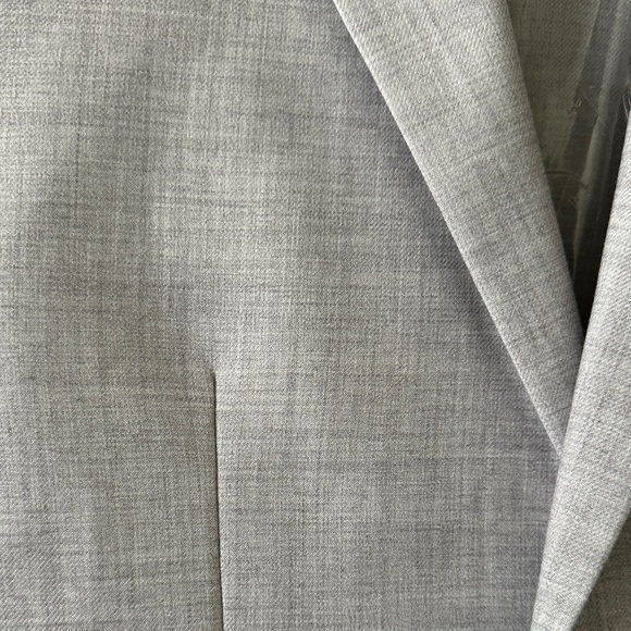 Men's Two Button Suit in Glacier Grey - Picture 3 of 9